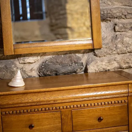 Apartman Roofs Of The Old