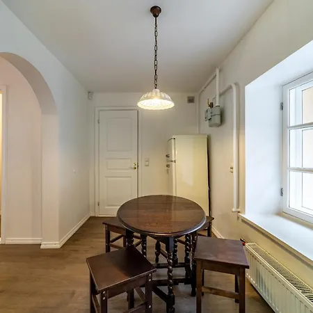 アパート Roofs Of The Old