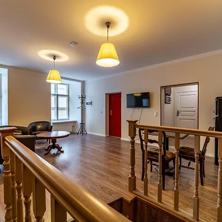 アパート Roofs Of The Old