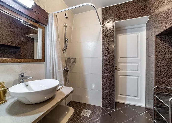 アパート Roofs Of The Old