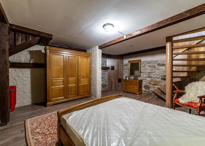 アパート Roofs Of The Old