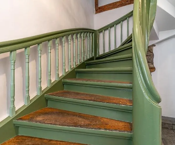 アパート Roofs Of The Old