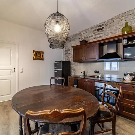 شقة Roofs Of The Old