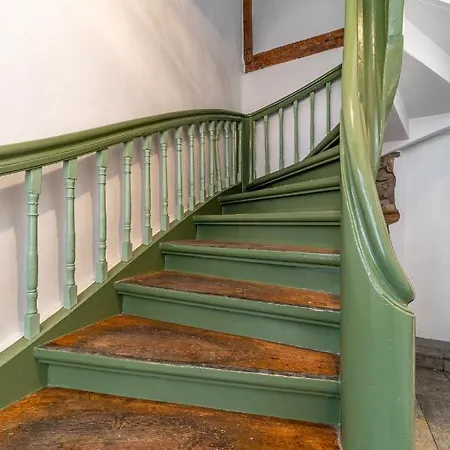 شقة Roofs Of The Old