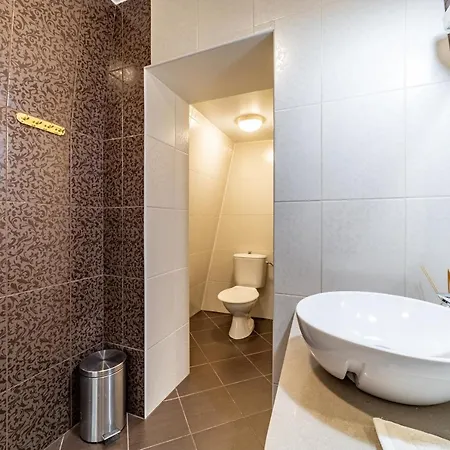 شقة Roofs Of The Old *